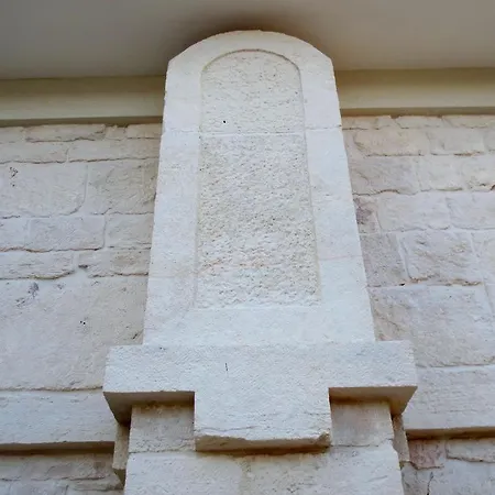 Domus Antiqua Aparthotel
