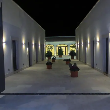 Domus Antiqua Aparthotel